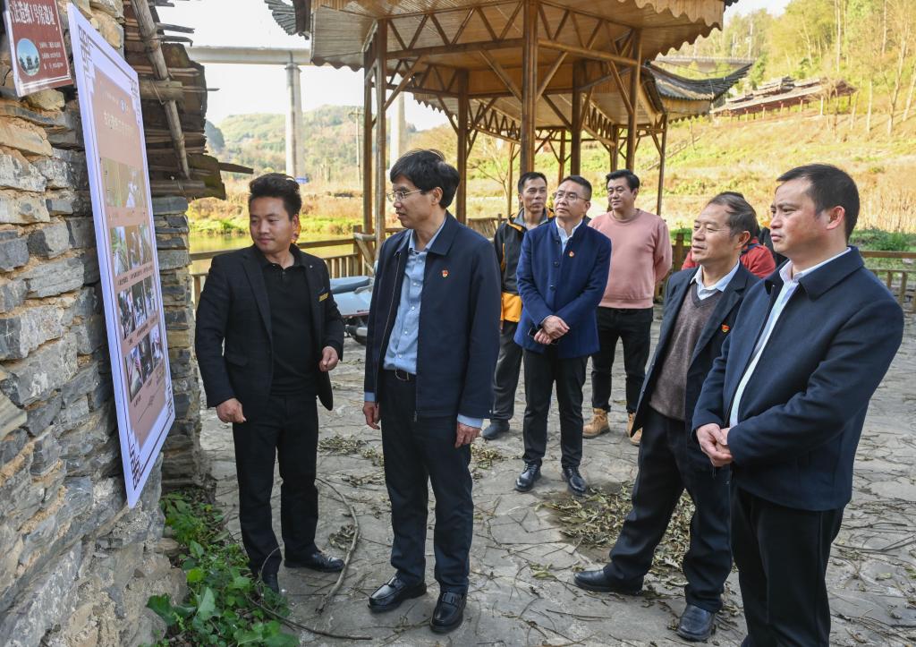 学校领导赴三穗县开展乡村振兴调研